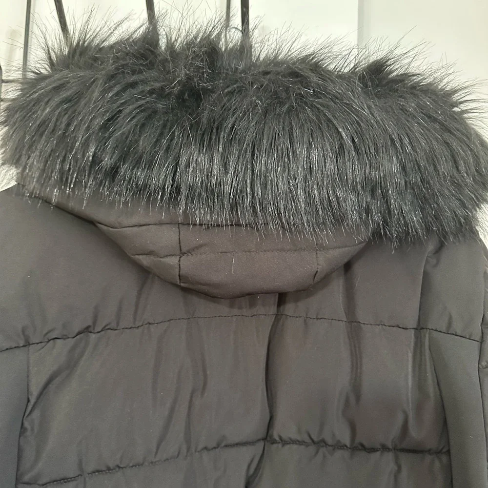 Michael Kors Dark Puffer Coat with Logo. Brand New Never Worn. - Picture 10 of 10